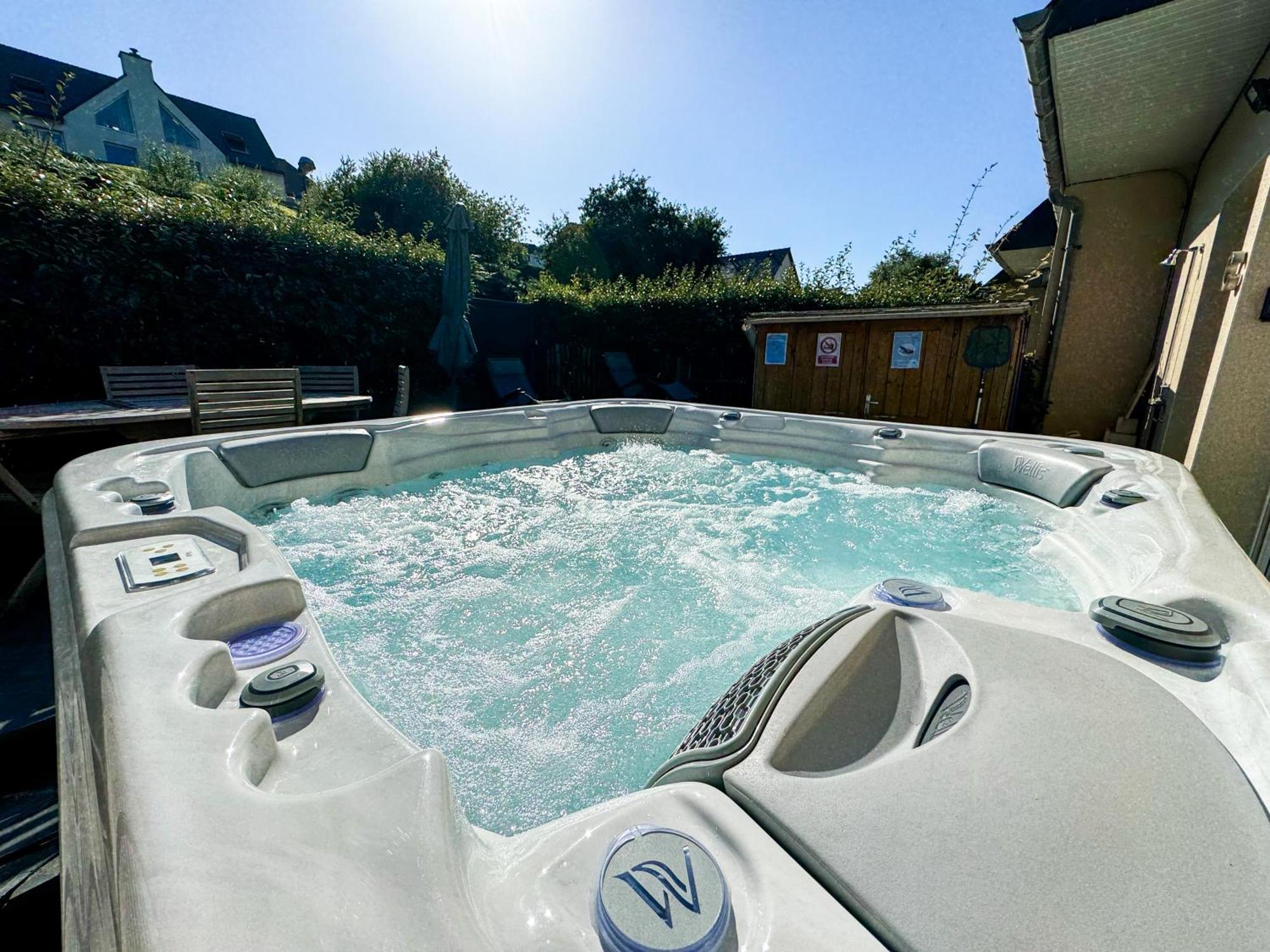 Jacuzzi Professionel Les Pieds Dans L'Eau Plage A 50 M Trévou-Tréguignec Exterior foto