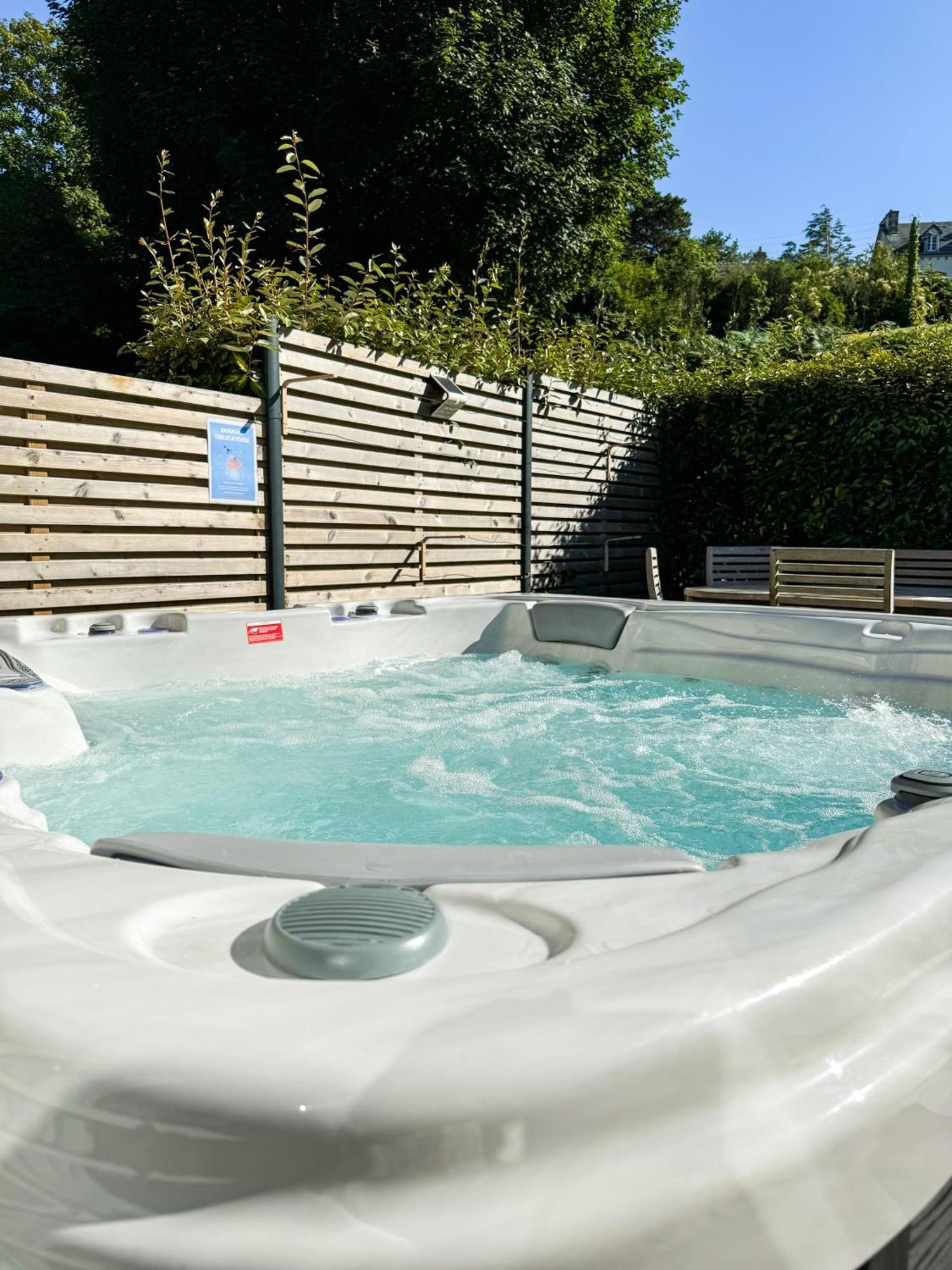 Jacuzzi Professionel Les Pieds Dans L'Eau Plage A 50 M Trévou-Tréguignec Exterior foto