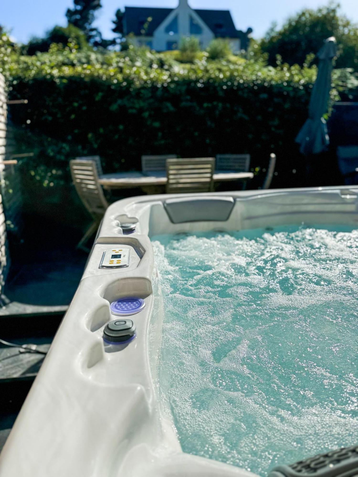 Jacuzzi Professionel Les Pieds Dans L'Eau Plage A 50 M Trévou-Tréguignec Exterior foto